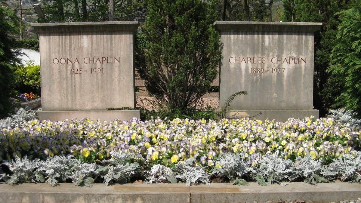 Tumba de Charles Chaplin y Oona Chaplin en Corsier sur Vevey, Suiza.