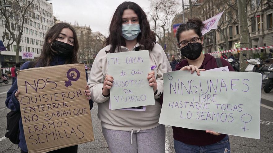Manifestantes feministas en Barcelona.
