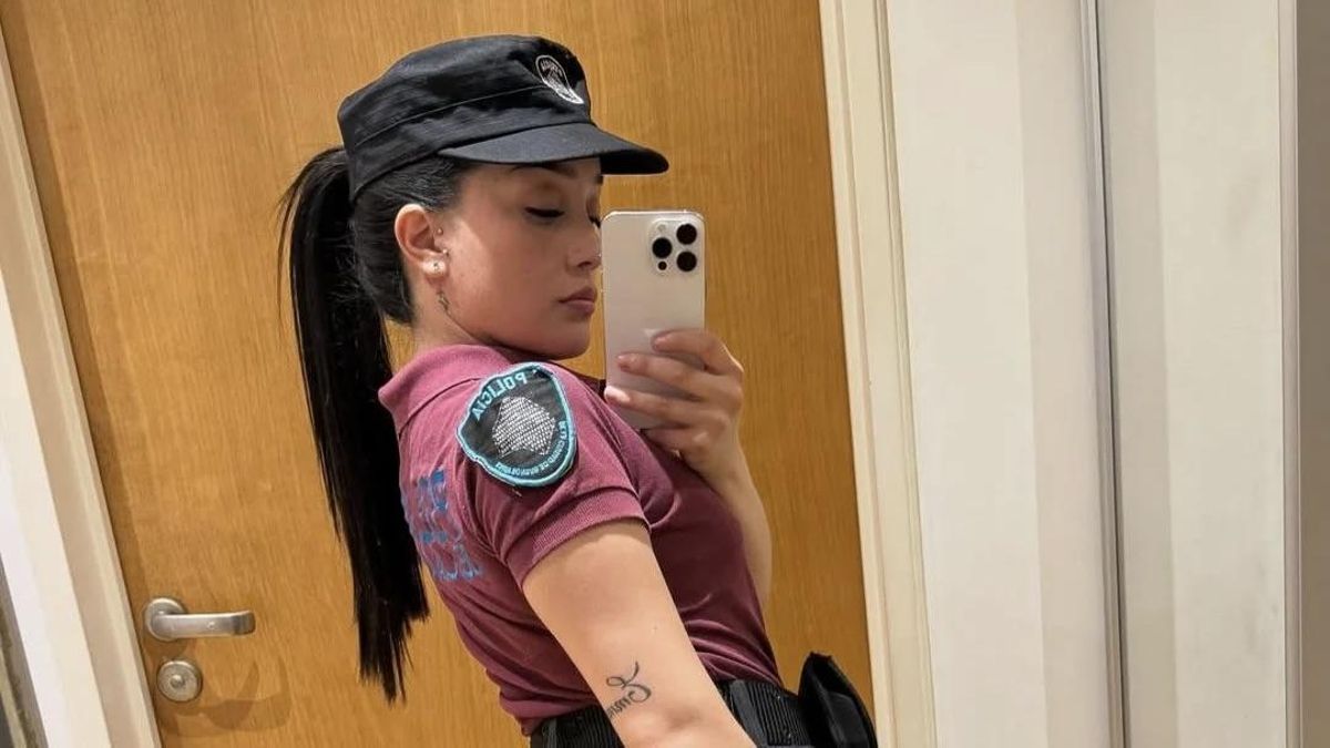 Nicole Verón, exoficial de la Policía de la Ciudad. Fue echada cuando se descubrió que publicaba videos hot en OnlyFans con usando su uniforme policial.