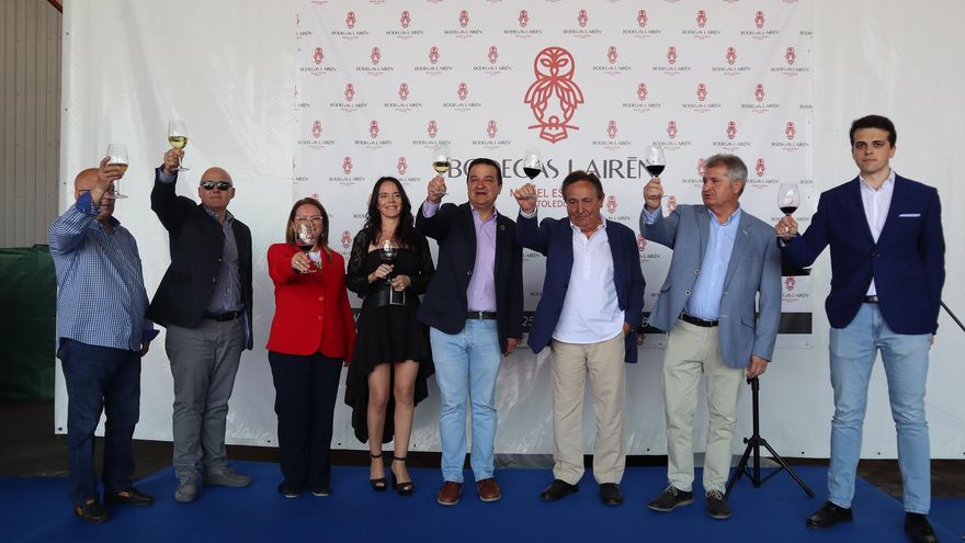 El consejero de Agricultura ha visitado la cooperativa San Isidro en Miguel Esteban