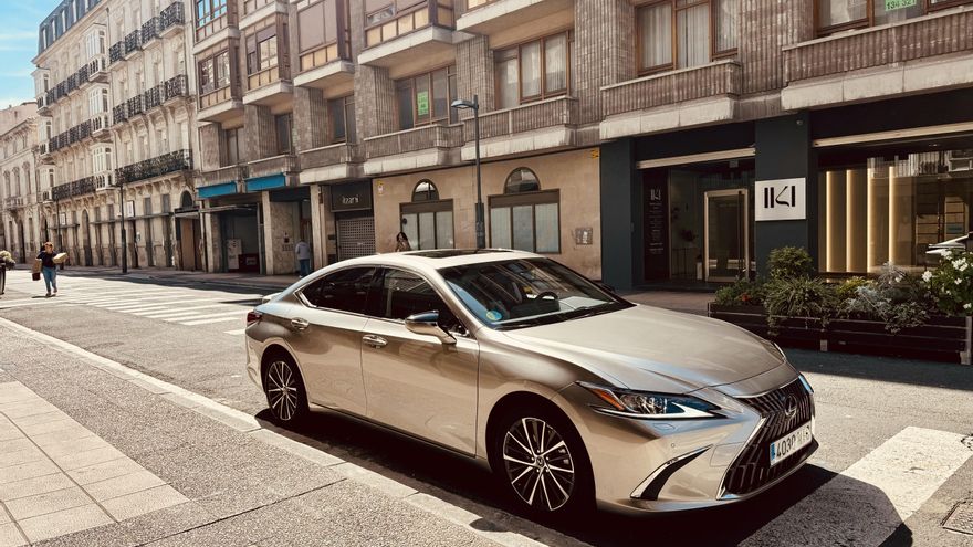 El Gobierno vasco gasta 6.760,76 euros mensuales en el 'renting' de los cuatro nuevos Lexus oficiales