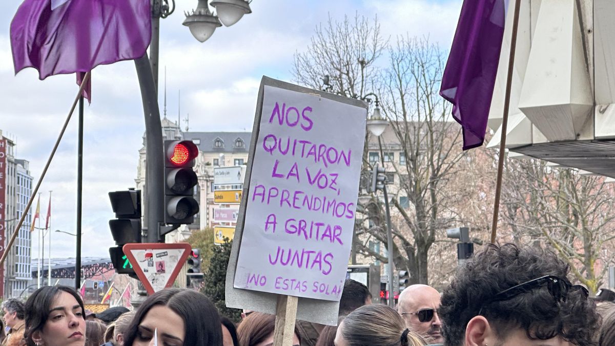 Miles de personas reivindican en León que la agenda feminista vuelva al centro de la política