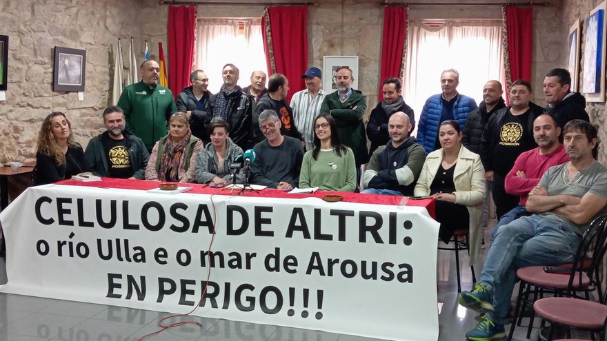 El rechazo a la macroplanta de Altri cruza Galicia: del interior de Lugo a la costa pontevedresa, unidos contra la celulosa