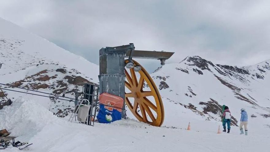 ¿Qué pasó en el telesilla de Astún? Un fallo en las poleas, la principal hipótesis del accidente
