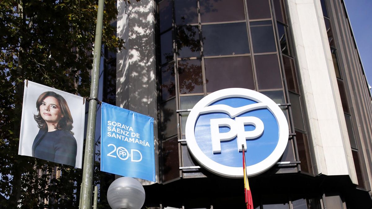 El logo del PP en la sede