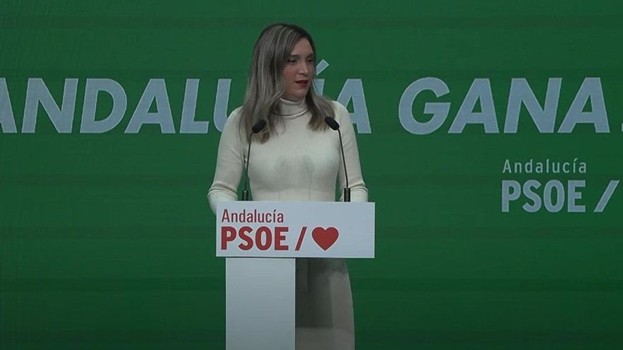 Archivo - La portavoz del PSOE-A, María Márquez, en rueda de prensa en la sede regional del partido, en Sevilla.