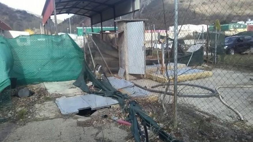 Estado de las instalaciones donde se han robado los elementos de pretratamiento de aguas.