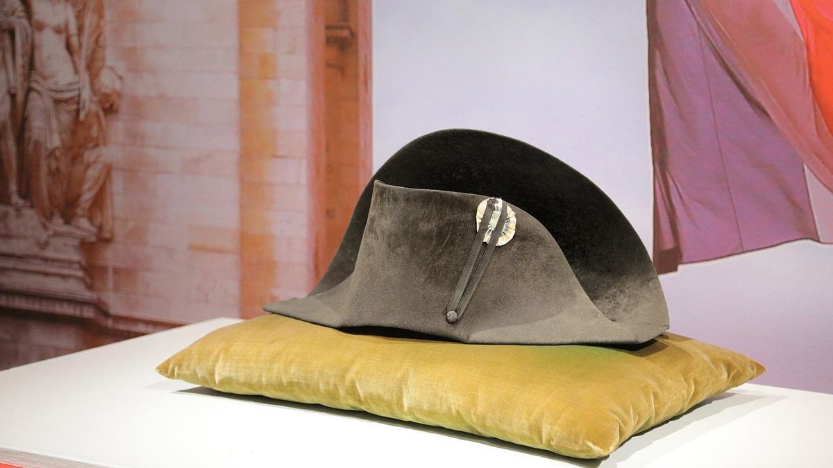 Uno de los emblemáticos bicornios del emperador Napoleón