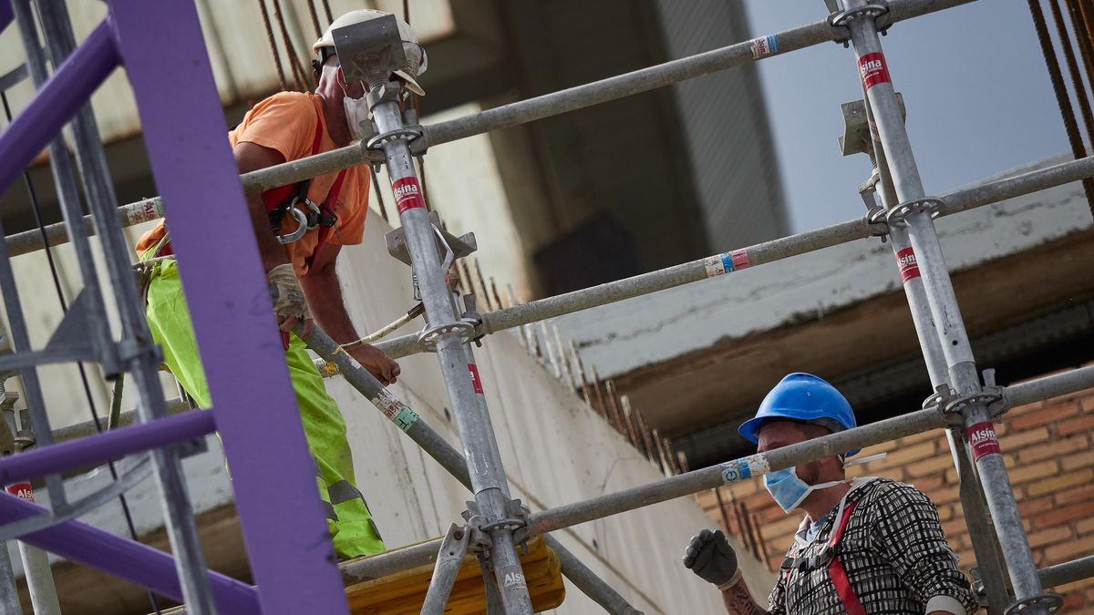 El fin del verano frena el empleo en Extremadura: el paro sube en 1.120 personas y se pierden más de 4.800 cotizantes
