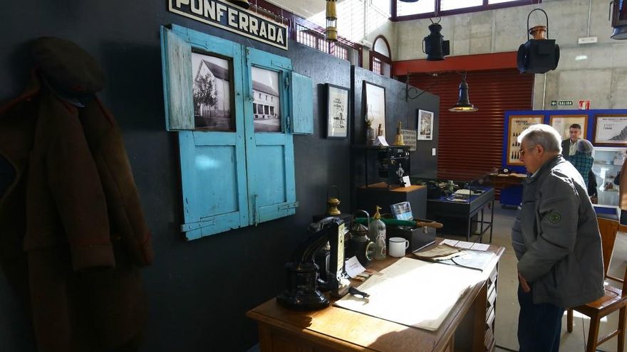 César Sánchez / ICAL Exposición 'Del sueño de Lazurtegui a la MSP', que inaugura las jornadas 'El hierro y carbón en el Noroeste Ibérico', organizadas por la Uned de Ponferrada.