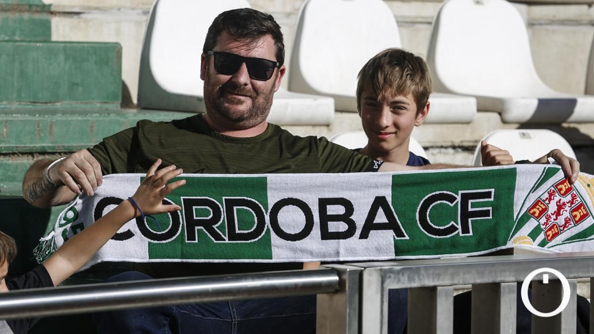 Grada Blanquiverde del Córdoba CF - SD Huesca