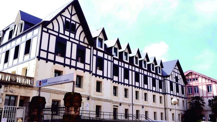 Una residencia de DomusVi en Donostia lleva desde agosto cobrando las mascarillas a sus usuarios