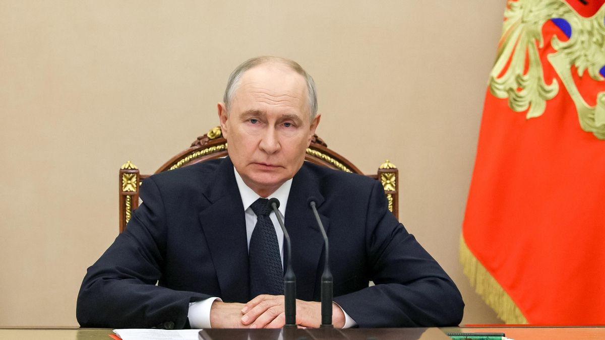 El presidente de Rusia, Vladímir Putin, en una reunión con miembros del Consejo de Seguridad ruso.