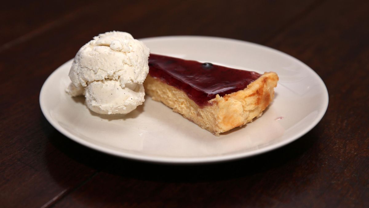 Helado de sidra y tarta de queso en Restaurante 'El Rinconcito Canario', Valleseco.