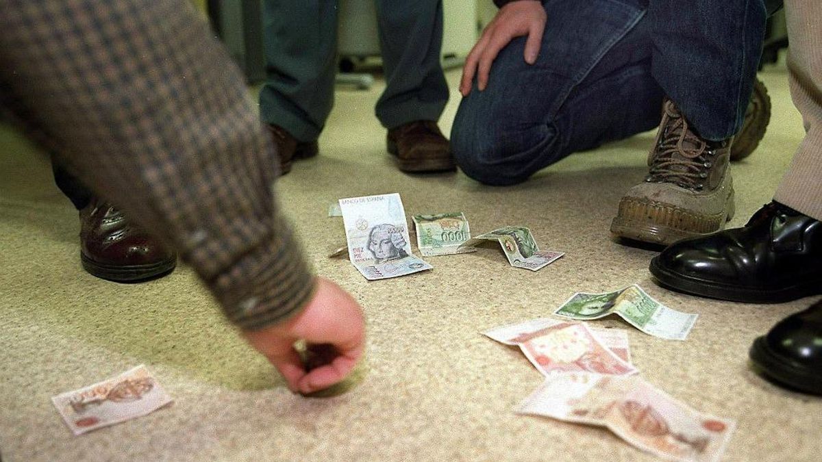 La Junta autoriza a 92 bares para organizar corros de chapas en Semana Santa