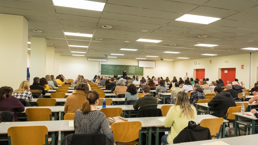 Foto de archivo de un examen de oposición.