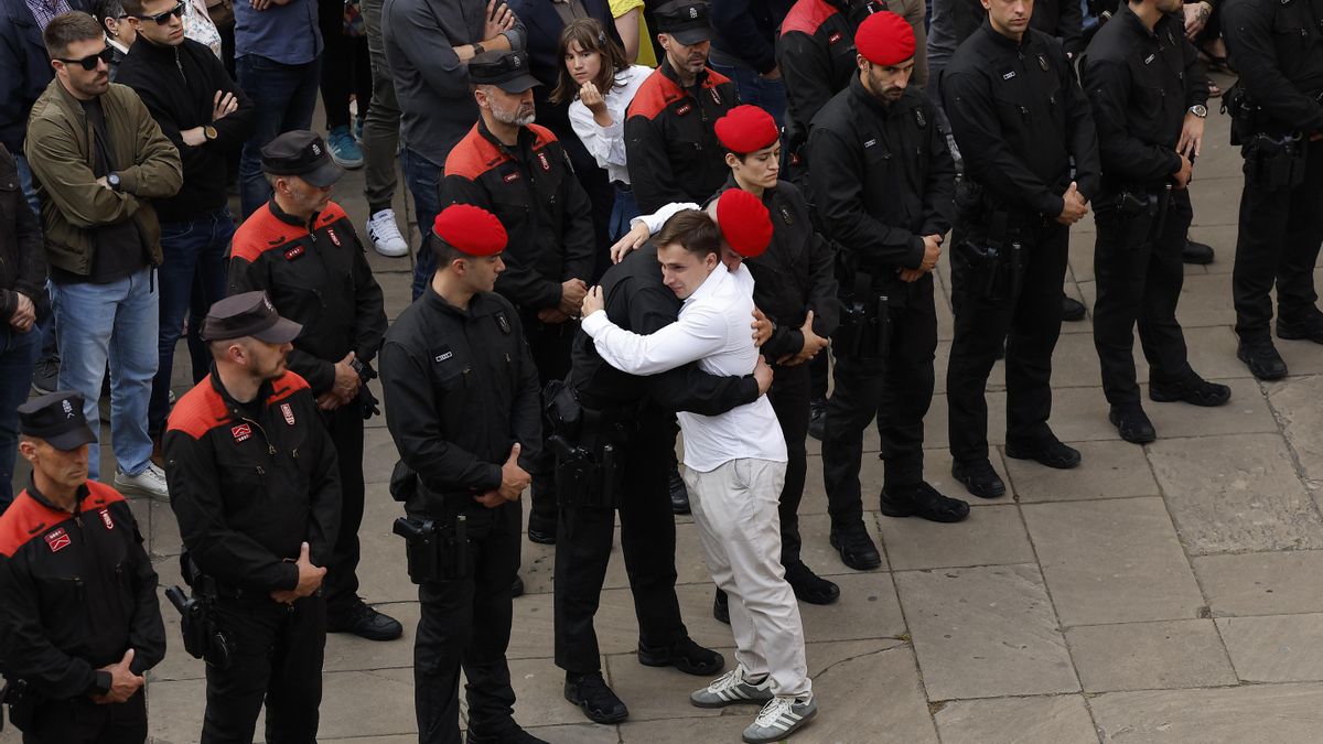 Navarra concede la máxima condecoración de Policía Foral a los cinco agentes fallecidos en un accidente