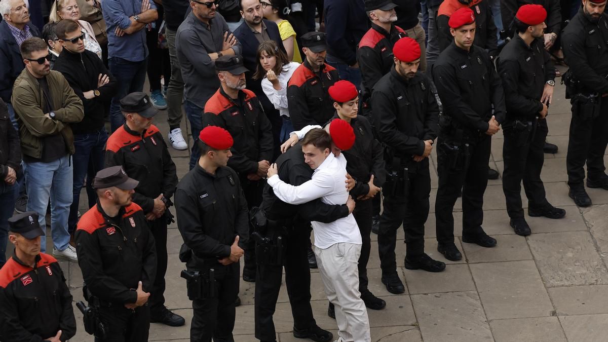 Navarra concede la máxima condecoración de Policía Foral a los cinco agentes fallecidos en un accidente
