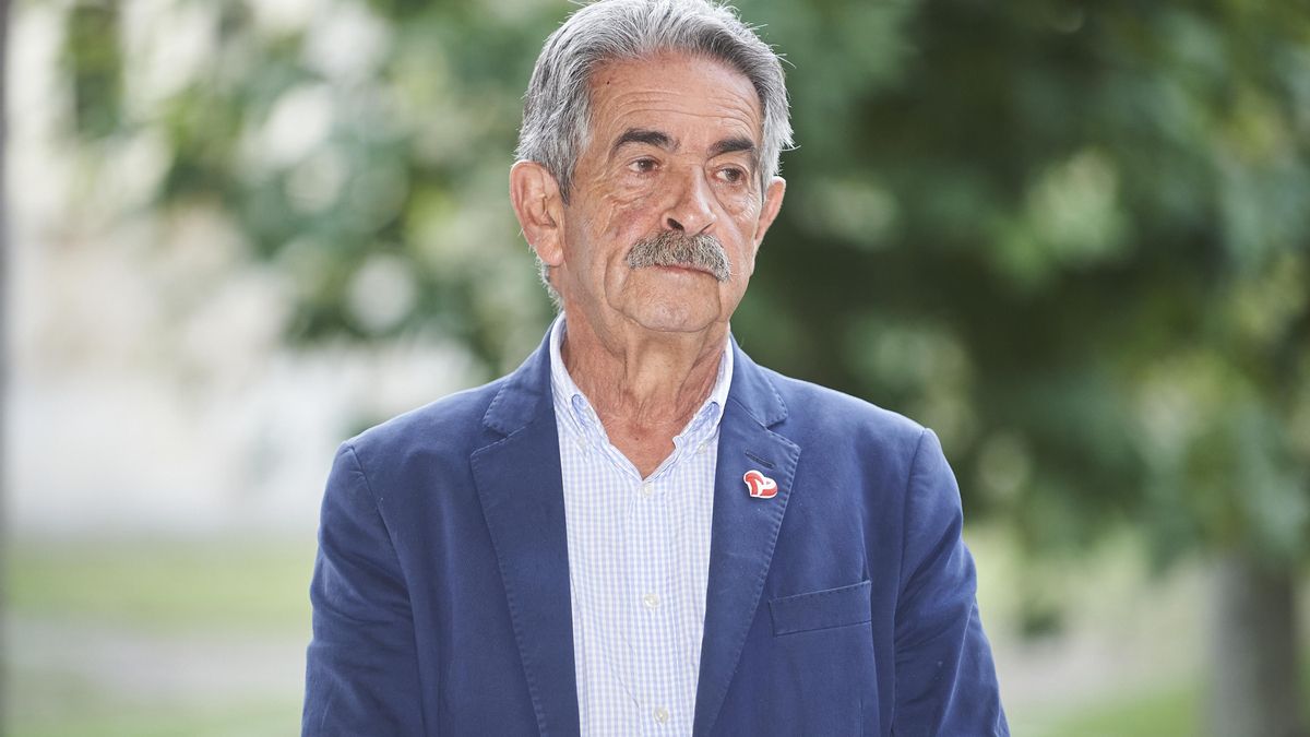 Archivo - El secretario general del PRC, Miguel Ángel Revilla