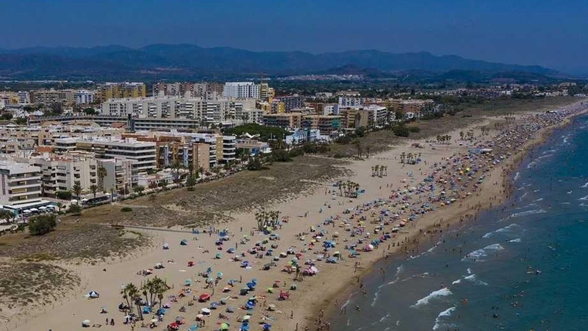 Canet d'en Berenguer frena la expansión de los pisos turísticos para preservar el tejido residencial