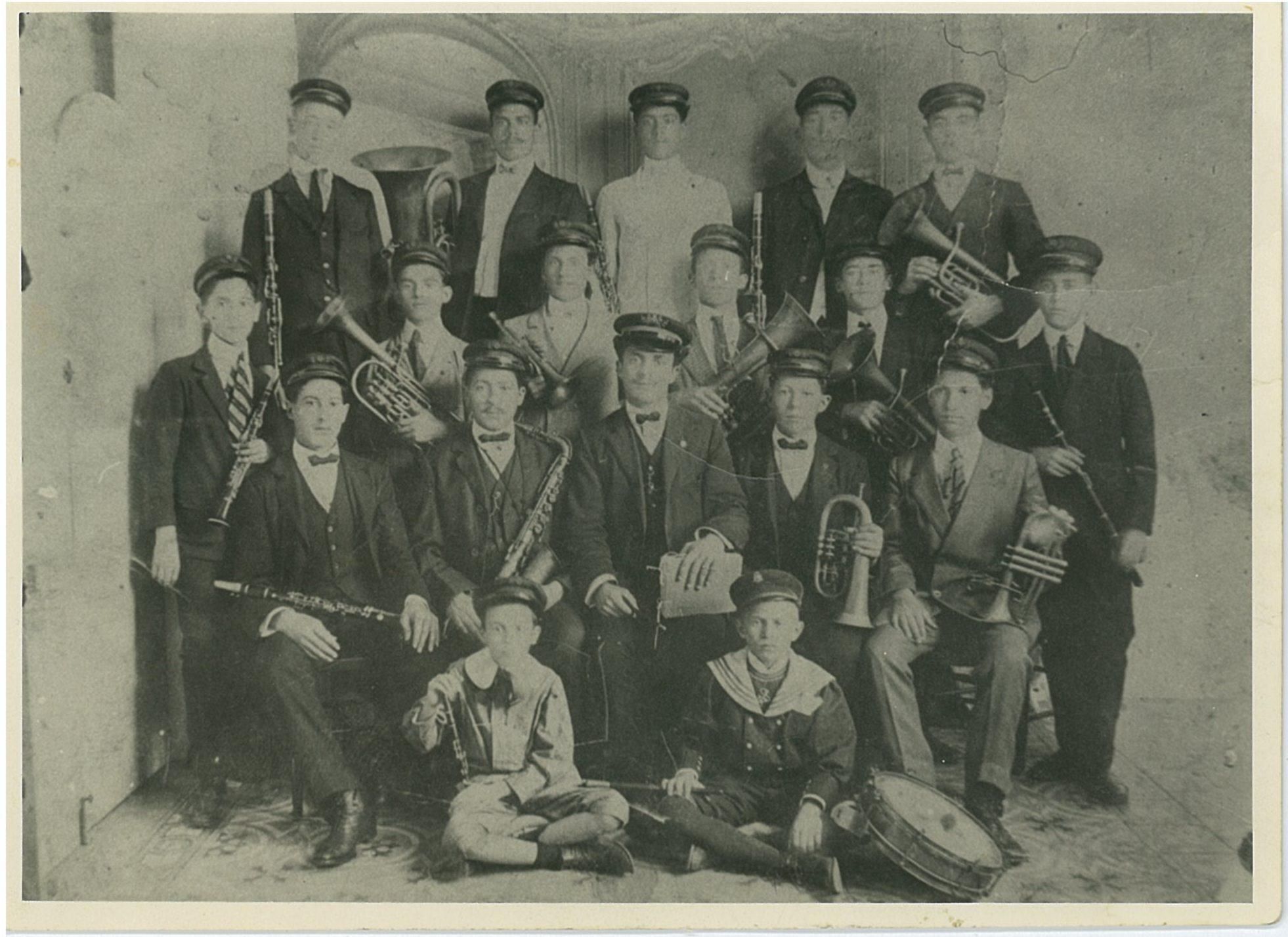 Francisco Salas Sales dirigiendo la Banda de Aridane.