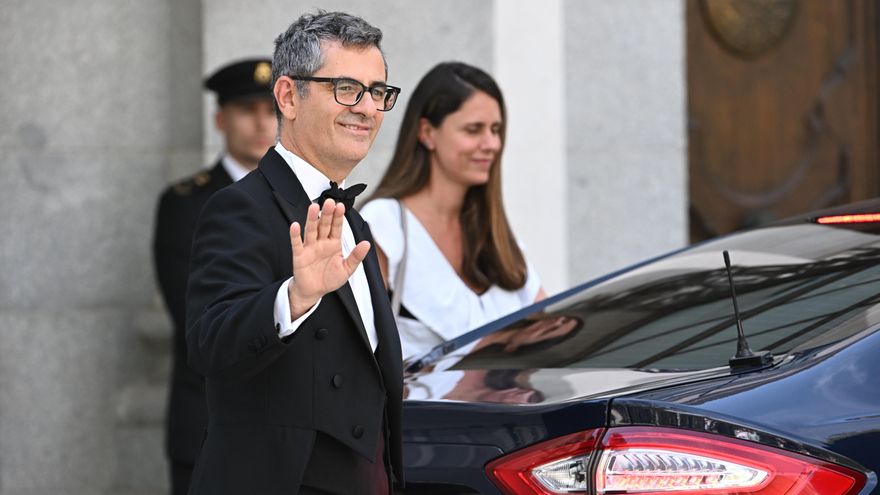 El ministro de Presidencia, Justicia y Relaciones con las Cortes, Félix Bolañós, a su salida este viernes del Tribunal Supremo tras el tradicional acto de apertura del año judicial. EFE/ Fernando Villar