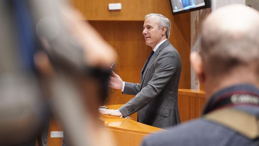 Jorge Azcón, investido presidente de Aragón con el apoyo de la extrema derecha de Vox