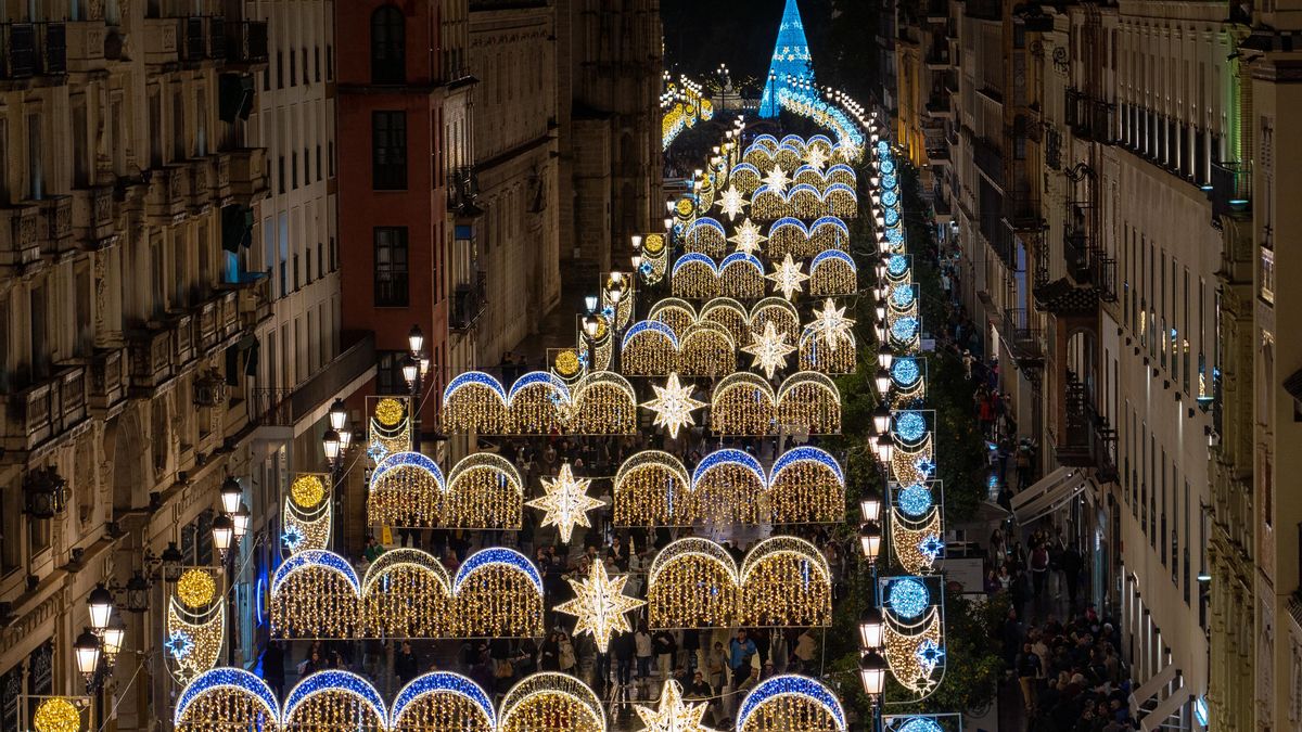 Archivo - Luces navideñas en Sevilla