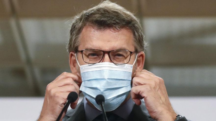 El presidente de la Xunta, Alberto Núñez Feijóo, durante la rueda de prensa este jueves tras la reunión del consello en Santiago de Compostela.