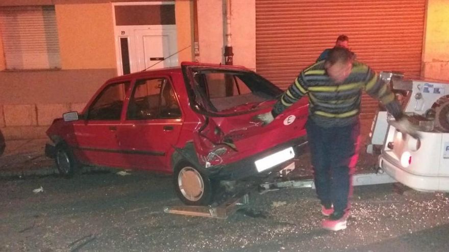 Accidente de tráfico en la calle Cartagena de León capital. / Foto: @ANG_ATIENZA