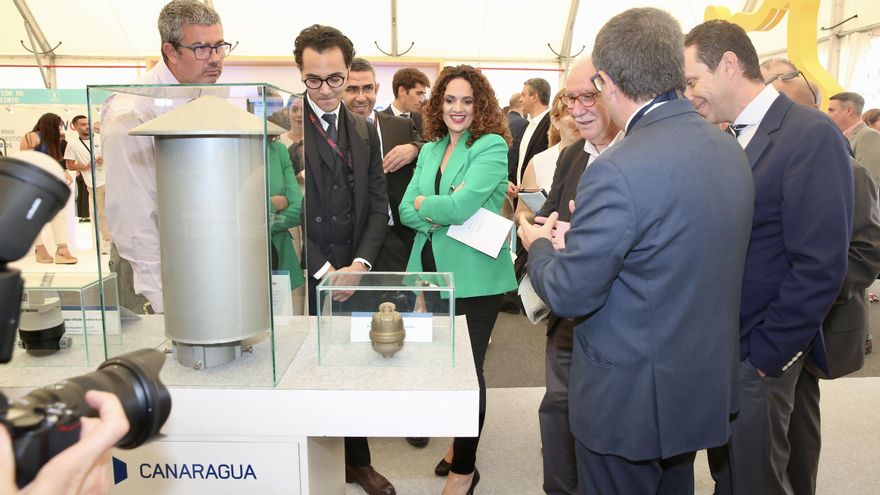 Expositores en la jornada inaugural de Canagua y Energía