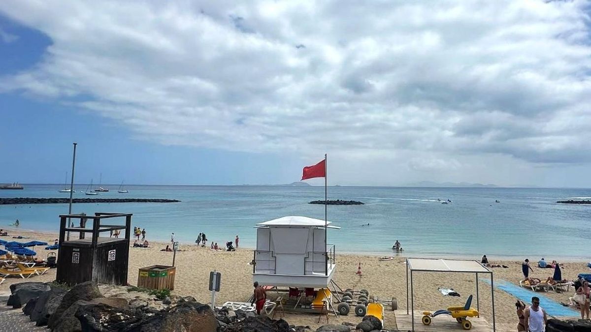 Playa Dorada, en el municipio de Yaiza, Lanzarote.