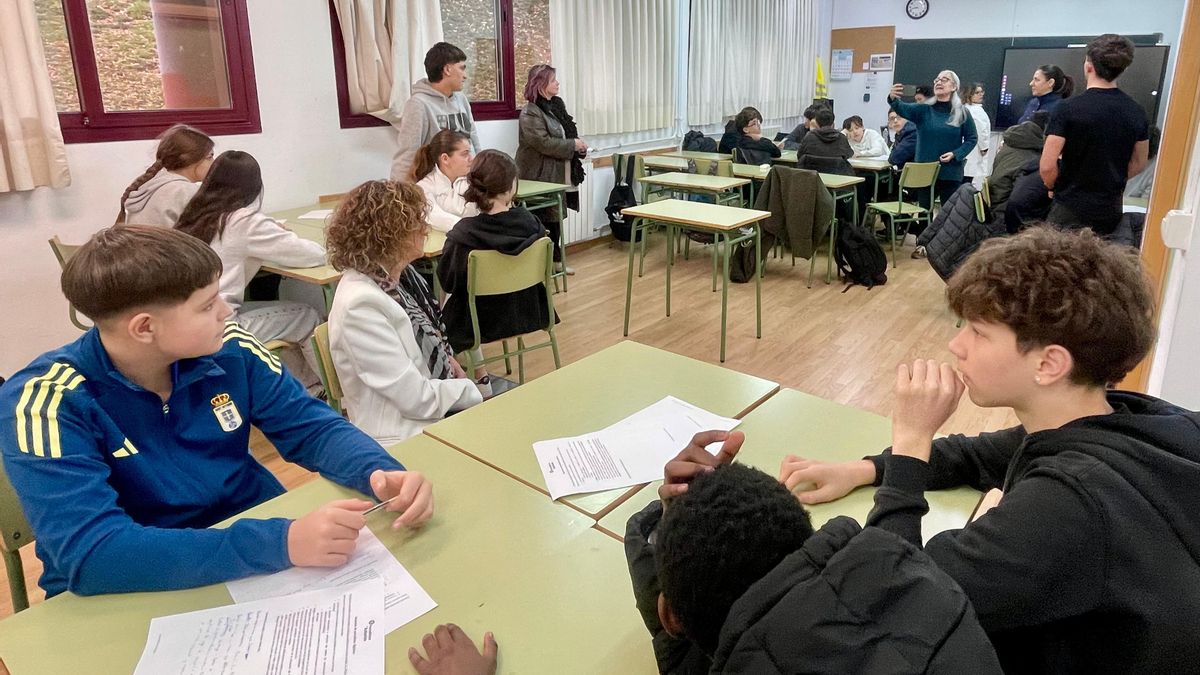 Aulas contra la desinformación: más de 1.300 estudiantes aprenden a detectar noticias falsas en Asturias