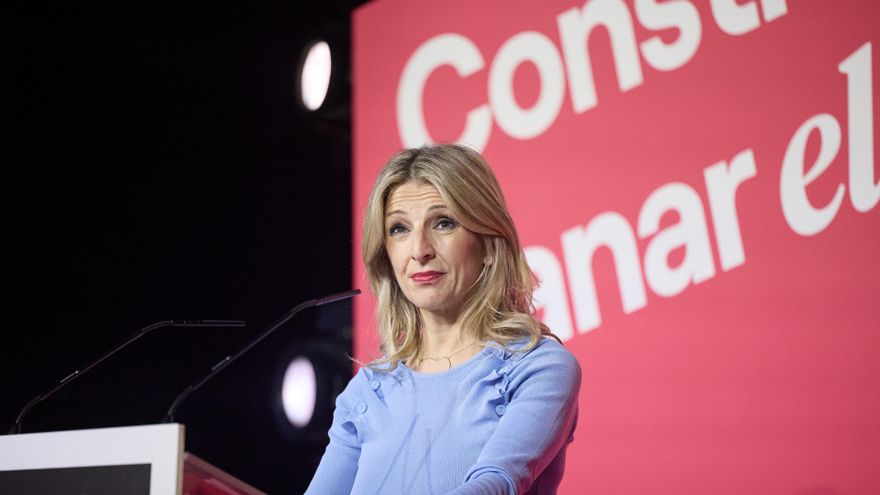 La vicepresidenta segunda y ministra de Trabajo y Economía Social, Yolanda Díaz, interviene durante la clausura de la Asamblea Estatal de Sumar, en el Teatro Alcázar, a 30 de marzo de 2025, en Madrid (España).