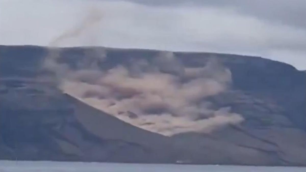 Se desploma parte de la ladera del Risco de Famara y cae al mar