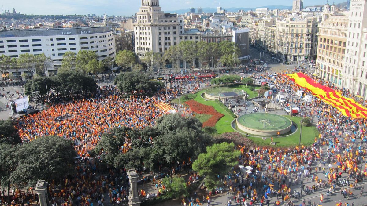 La concentración de Barcelona llama al resto de España a "querer a Cataluña"