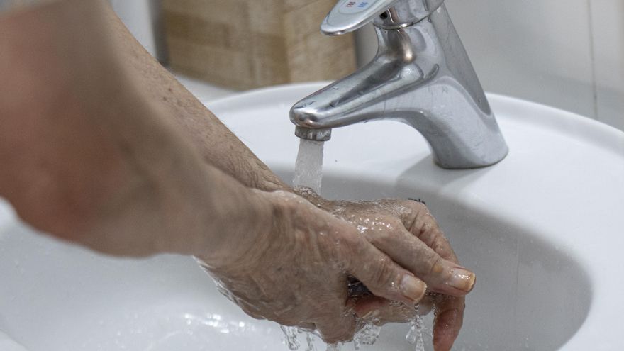 Sevilla no aplicará antes del verano la reducción nocturna de la presión del agua