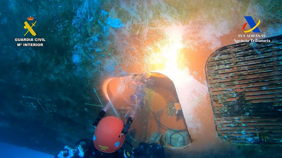 Los fardos de droga, en el casco del buque.