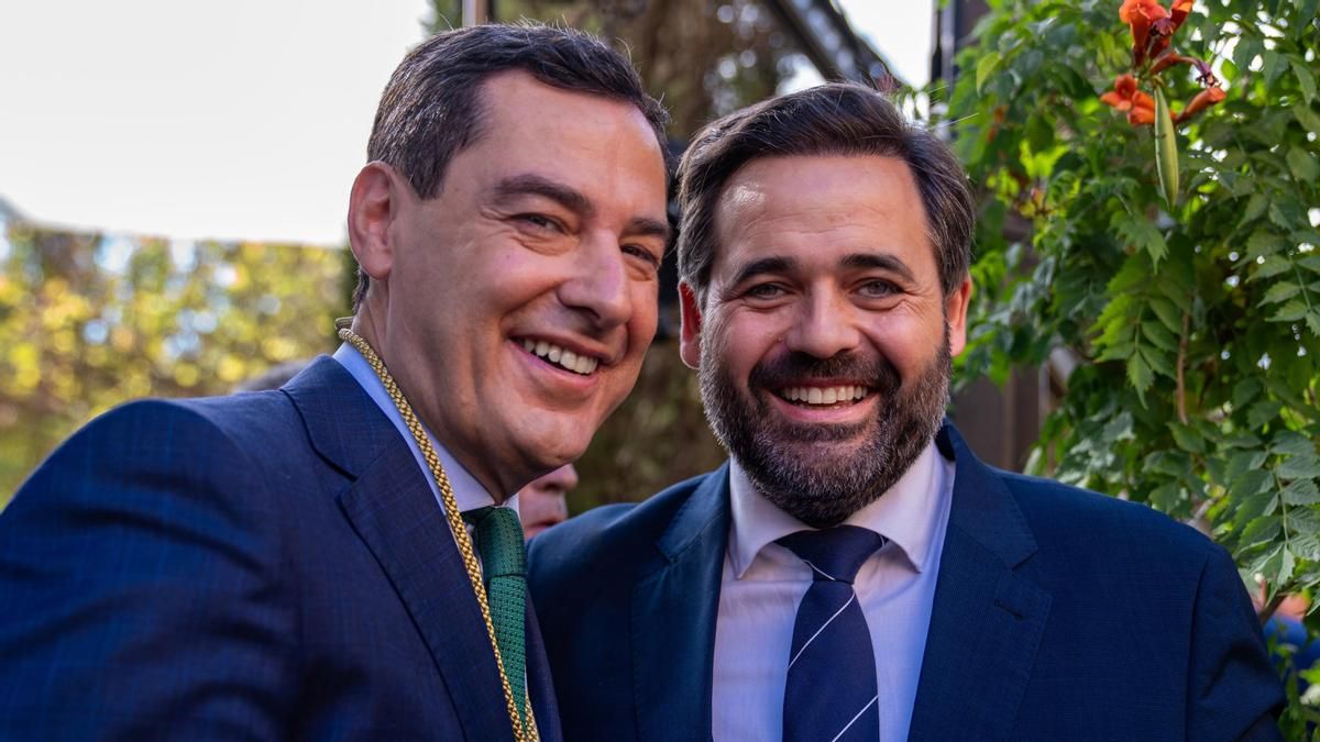 Paco Núñez, a la derecha, vaticina que Andalucía y Castilla-La Mancha compartirán modelo de gestión con el PP "dejando atrás a un socialismo agotado"