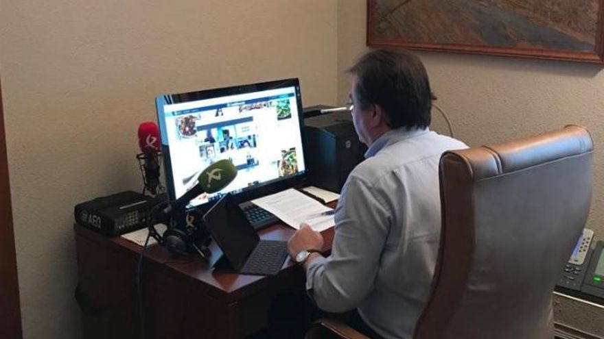 El presidente de la Junta, Guillermo Fernández Vara, en la reunión virtual del Consejo de Gobierno