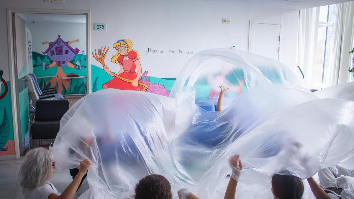 Pacientes de la UTCA realizan una terapia basada en la danza