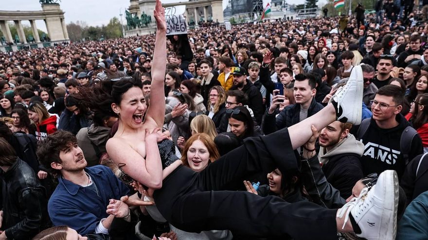La isla de la resistencia a Orbán: Budapest sale a la calle con el deseo de enterrar 16 años de Gobierno ultra en Hungría
