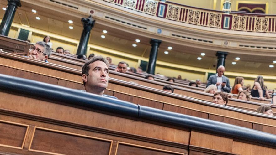 El vicepresidente primero y ministro de Economía, Comercio y Empresa, Carlos Cuerpo, durante la celebración de una sesión extraordinaria del Pleno del Congreso de los Diputados, a 23 de julio de 2026