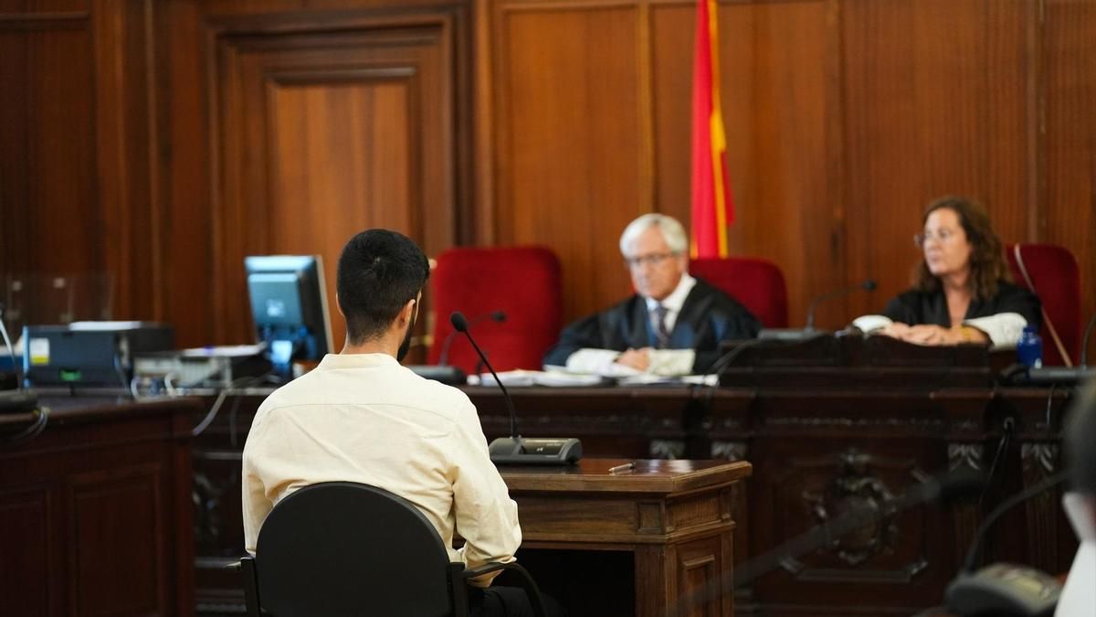 El acusado por la muerte de Ana Buza niega un asesinato y alega que ella "se tiró" del coche