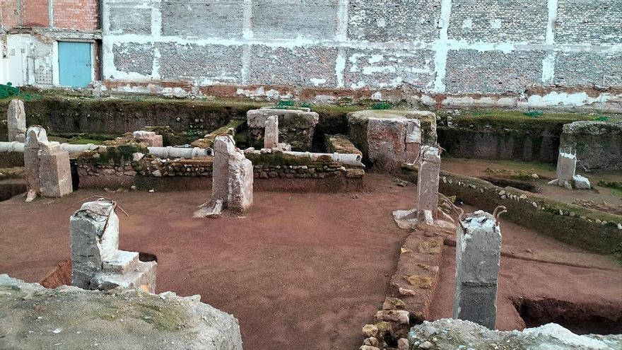 Hallan restos andalusíes en el solar del antiguo edificio de Muebles Martínez