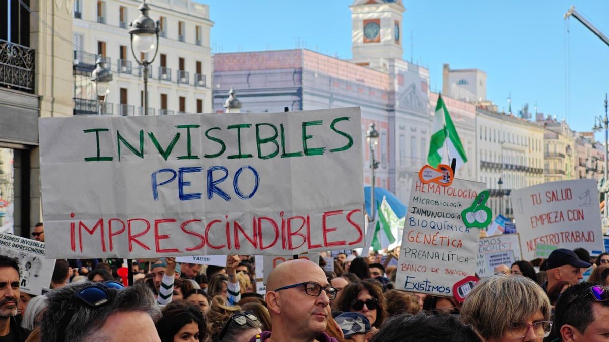 Un grupo de técnicos sanitarios de Córdoba acude a la manifestación de Madrid que pide mejoras laborales
