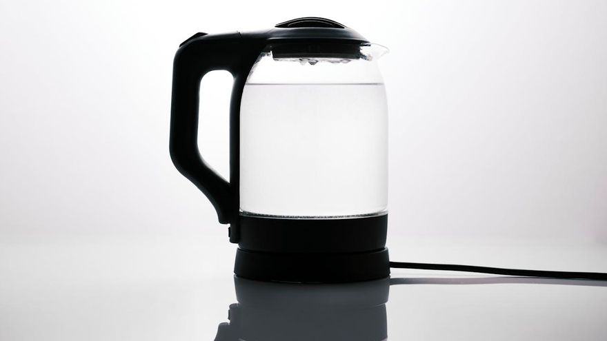 Para hacer café e infusiones o para cocinar más rápido: cómo elegir bien un hervidor de agua
