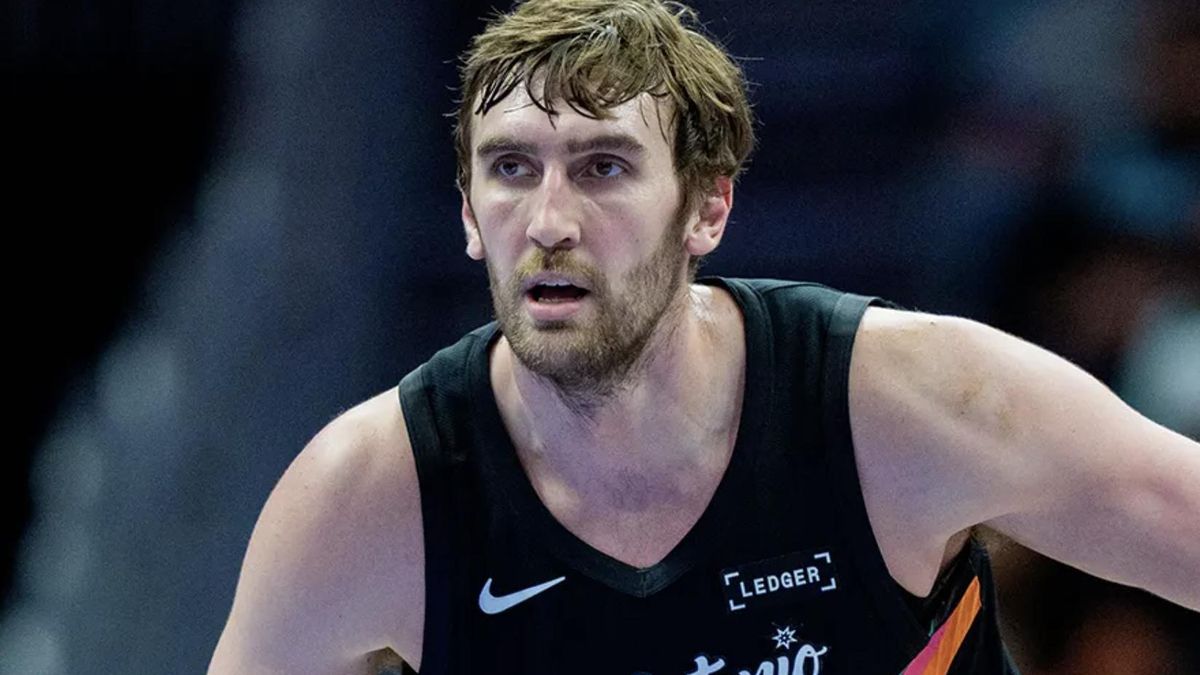 Luke Kornet, jugador de la NBA, se planta ante los Hawks y solicita que suspendan una noche temática que celebra un famoso stripclub: "Hay que proteger a las mujeres"