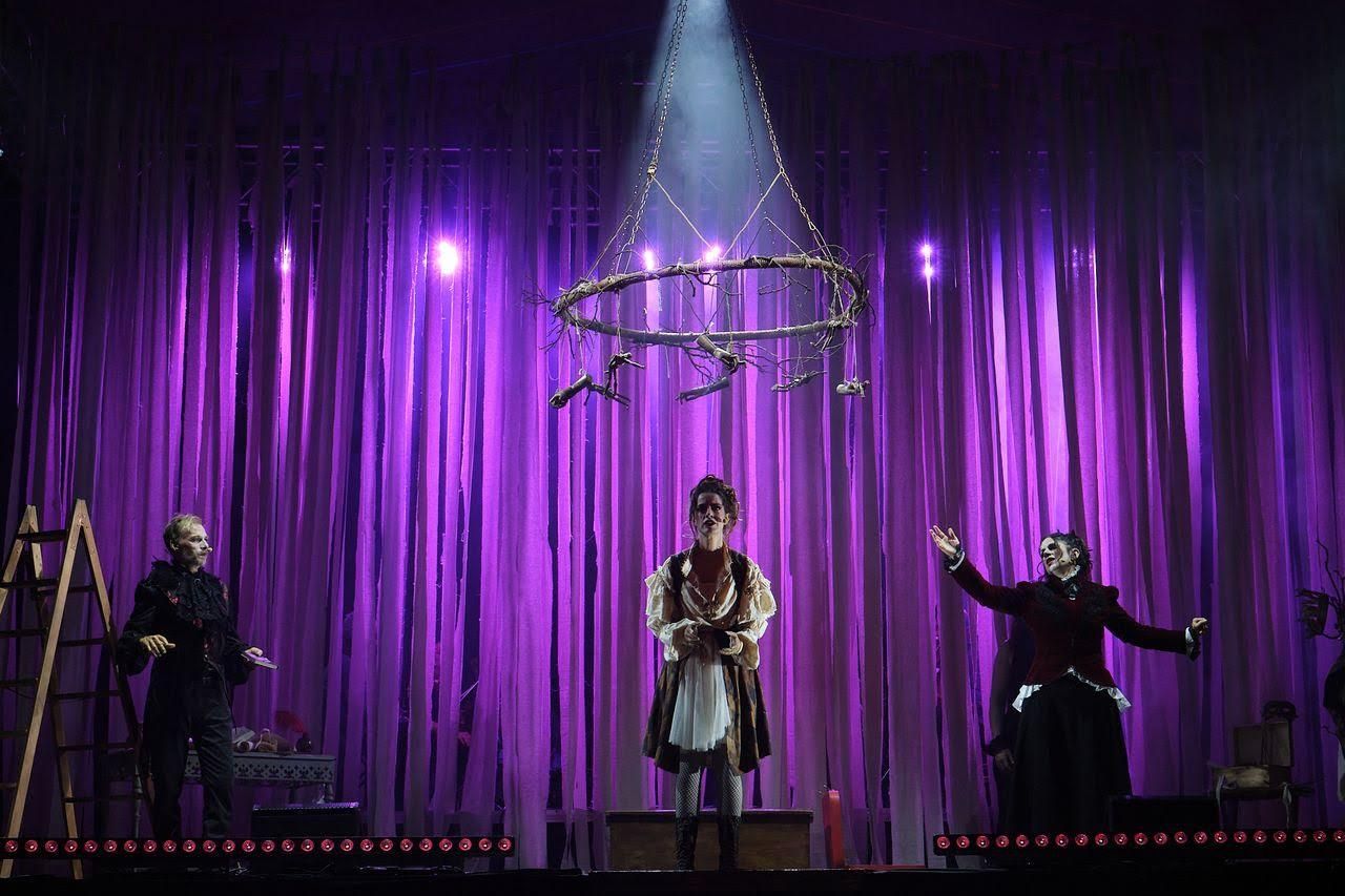 Puesta en escena de El Gran Teatro del Mundo.