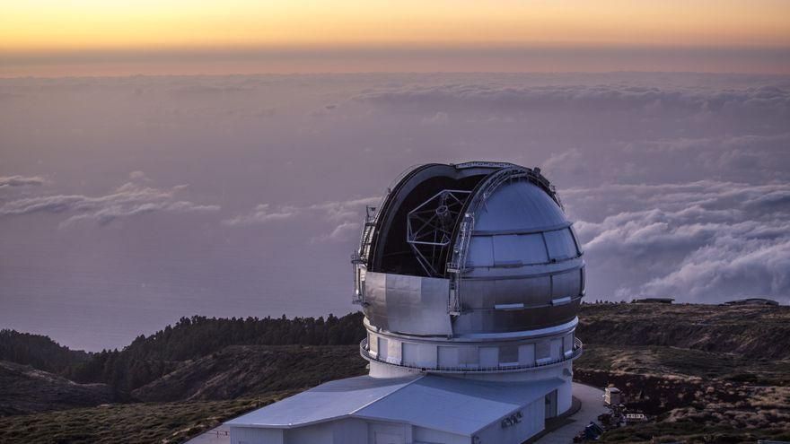 El observatorio del Roque sigue operativo, pero con sus telescopios cerrados por la ceniza